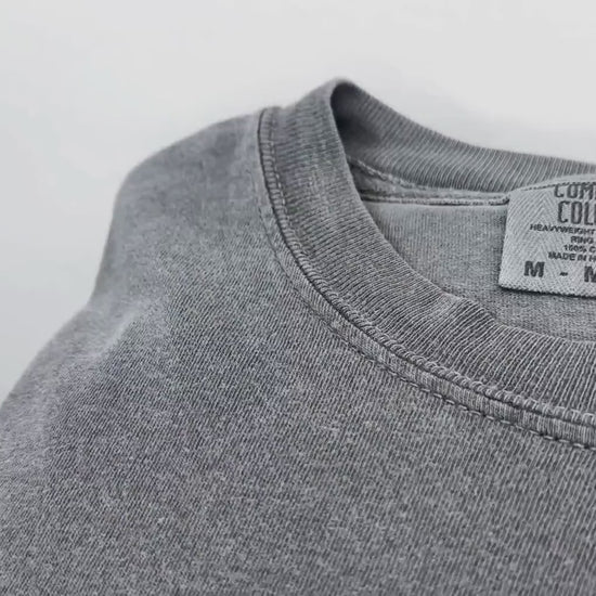comfort colors video of pepper shirt