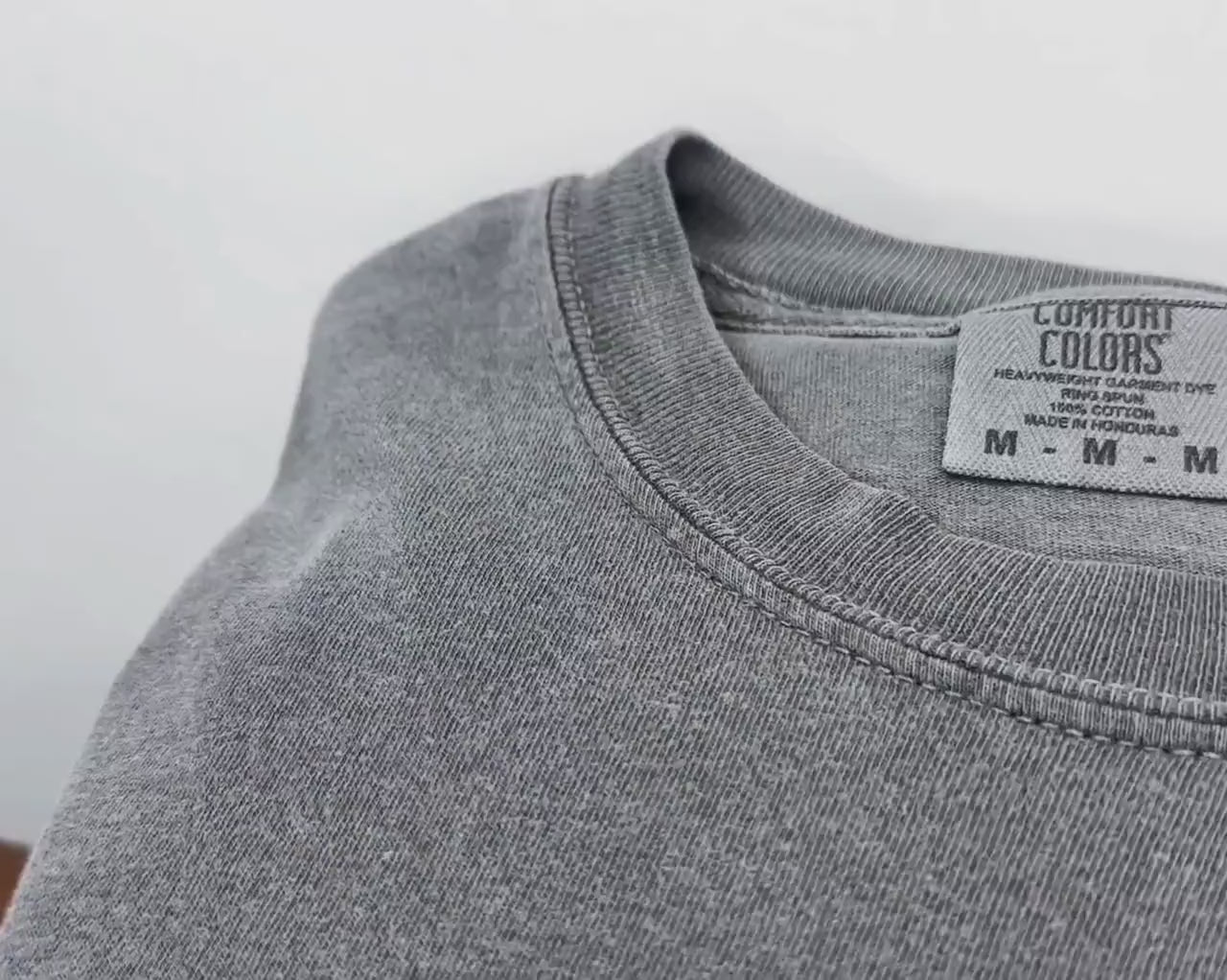 comfort colors video of pepper shirt
