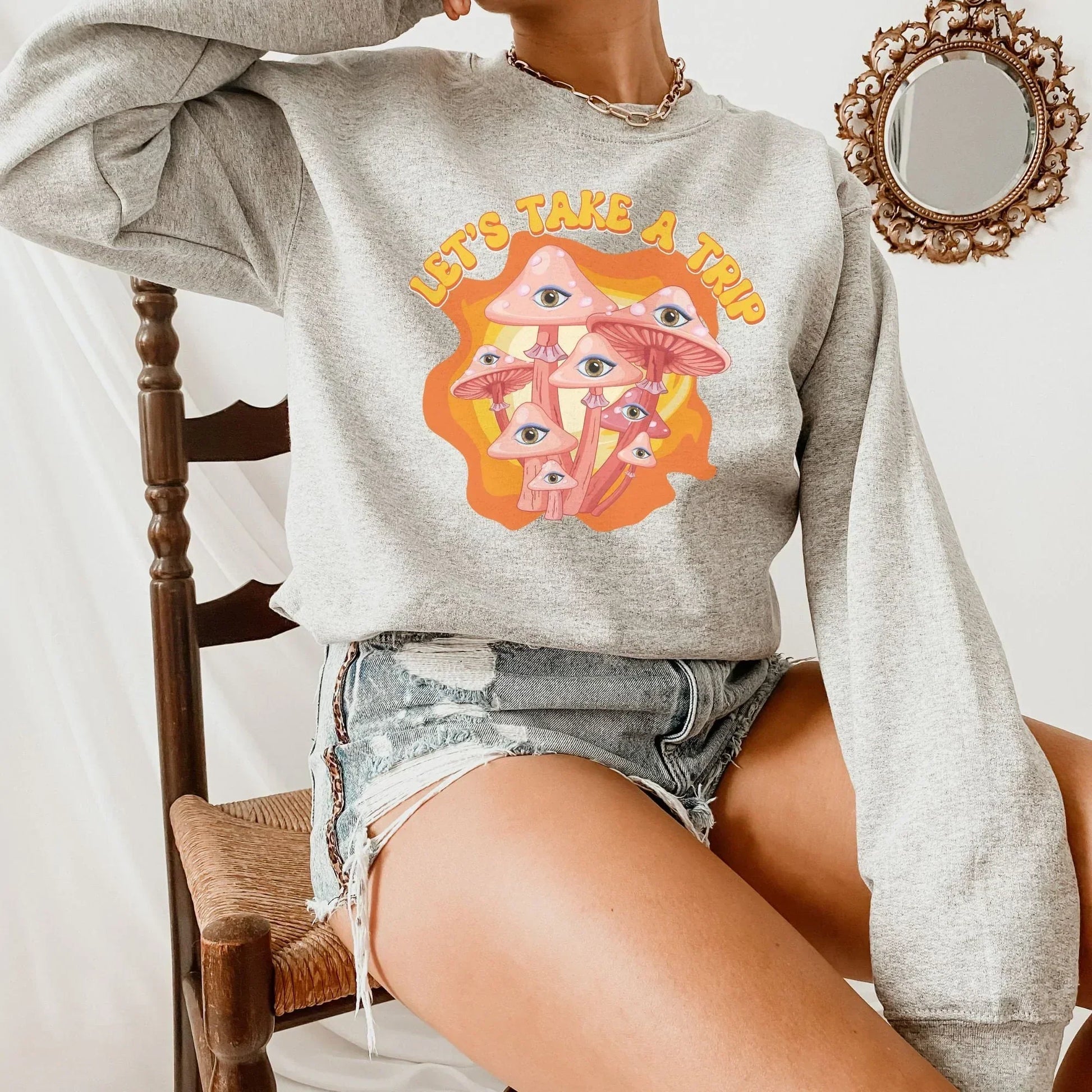 Mushroom Shirt, Magic Mushroom Sweater, Trippy Shirt, Mushroom Sweatshirt, Celestial Mushroom Hoodie, Goblincore Clothing, Pastel Goth Tee