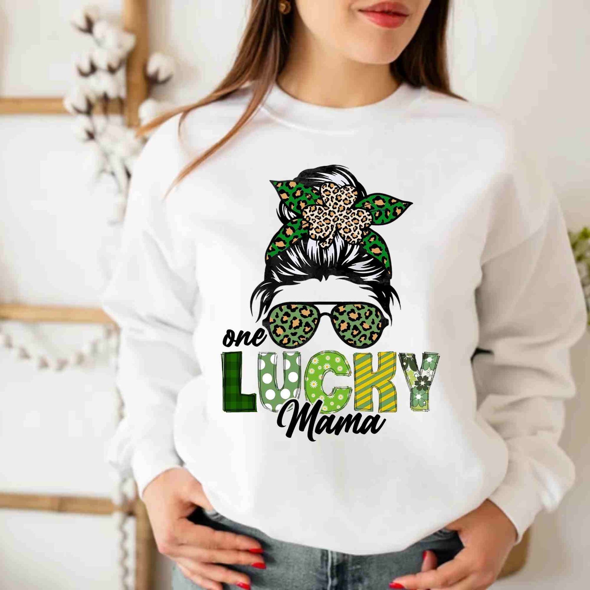One Lucky Mama St Patricks Day Gift Green Mom Light Sweatshirt
